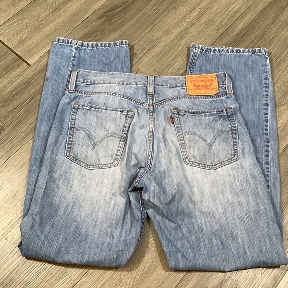 Levi’s 514 slim Strsight Distressed Lightweight Light Wash Jeans size 33x32 - Picture 3 of 13